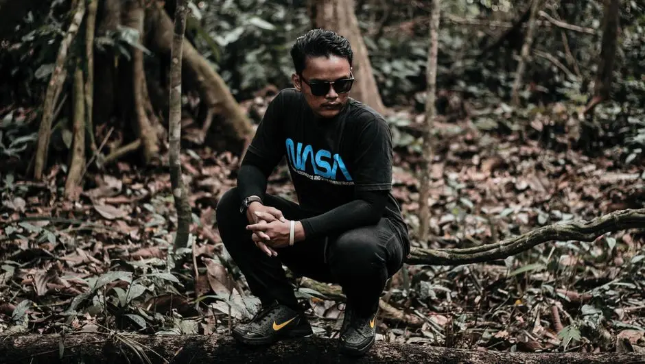 Tren Fashion Pria 2024: Gaya Kasual yang Kembali Naik Daun